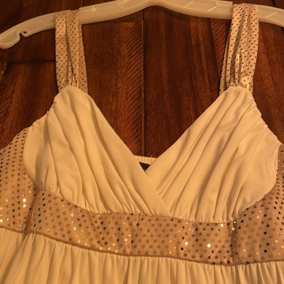 Junior dress- sixes medium- white with gold sequin- off white - Picture 2 of 4